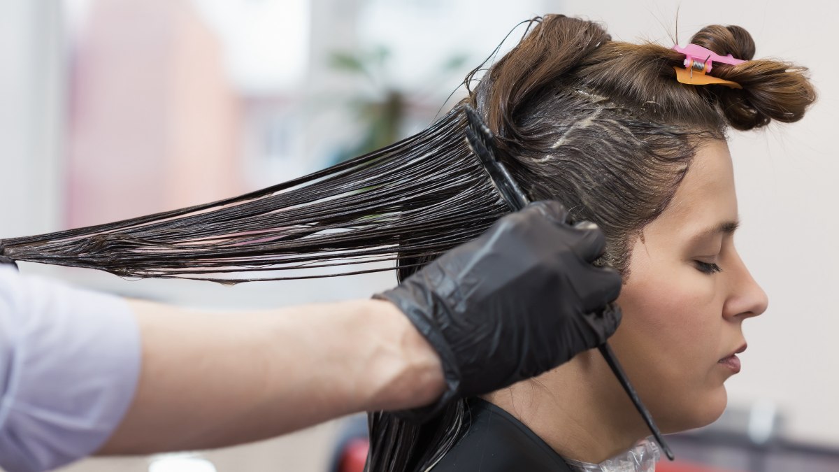 What Is a Stripper for Hair and How Does It Remove Dye Without Bleach